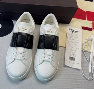 Valentino skor - 37-45 Alla tillbehör medföljer