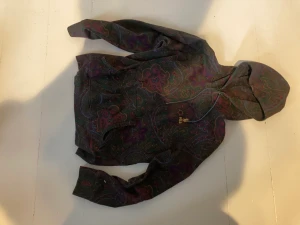 Ralph Lauren ”Paisley” hoodie - Nypris ligger på runt 2000, den sitter perfekt.