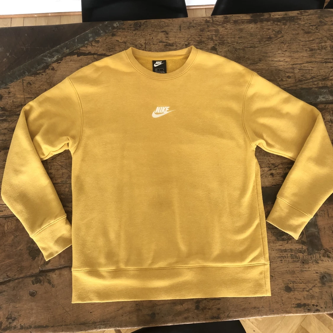 Vintage gul NIKE sweater stl M