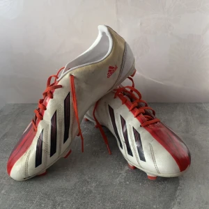 Fotbollsskor  - Väldigt sköna fotbollsskor, helt okej kvalite, og skor 