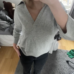 Tröja  - Säljer den då den inte kommer till användning🥰köparen står för frakt 