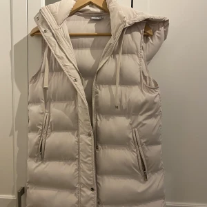 Väst - Säljer denna västen 