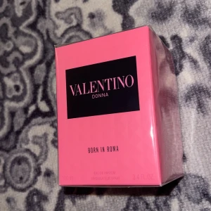 Oöppnad Valentino parfym - 100 ml