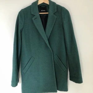 Kappa monki - Grön kappa från monki i storlek xs i mycket bra skick