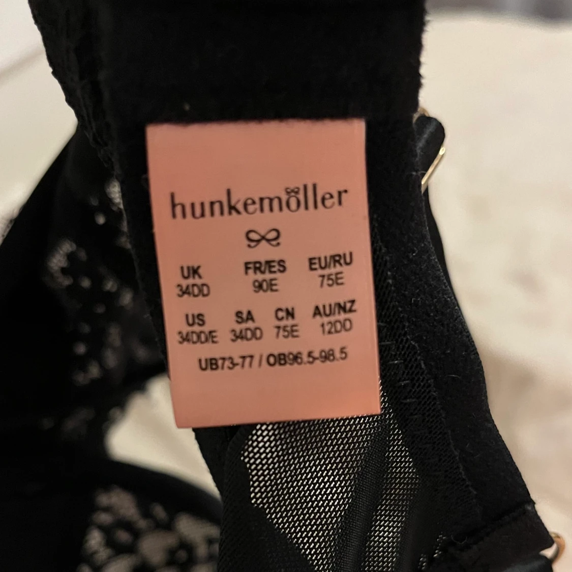 svart bh från hunkemöller - 91