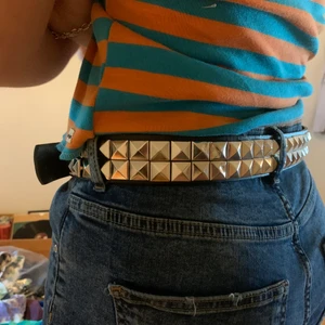 Nitbälte - Bra nitbälte dock har en bit lossnat annars jätte bra 
