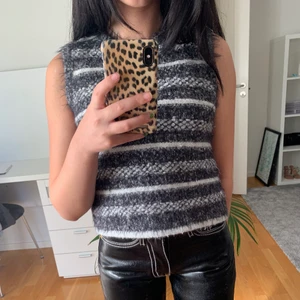 zara väst  - fin väst från zara som inte kommer till användning, använd fåtal gånger 💘💘