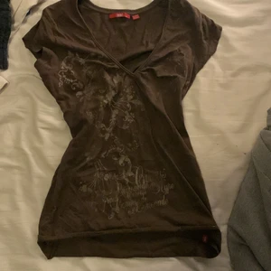 Esprit t shirt - Min absoluta favorit, men har redan exakt samma tröja så säljer ena:) du 