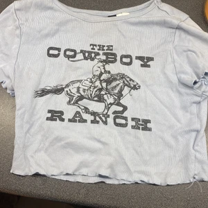 Tröja  - Hej säljer denna jätte fina tröja då den är för lite storlek xs😊