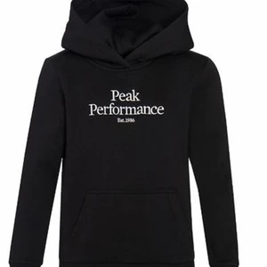 Peak performance hoodie i Nyskick  - Peak performance hoodie från kodsbranstore i stl 160 men passar xxs/xs eller S köpt för 800 säljer för 200 eller bud 💕