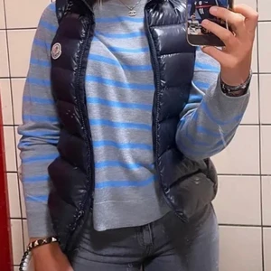 Randig tröja  - Säljer denna söta randiga tröja från zara köpt u om jag ej minns fel. Säljer för 80 kr. Storlek m men passar s också. Skriv privat vid intresse. 