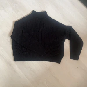 Oversized stickad tröja - Svart tröja