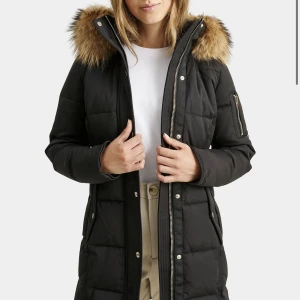 rock and blue jacka - säljer min rock and blue vinterjacka. Nypris 5000 kr. 