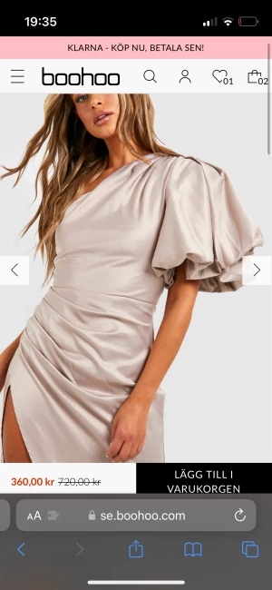 Balklänning  - Beige balklänning från boohoo i storlek 36 men passar även XS och 34, helt ny endast testad.