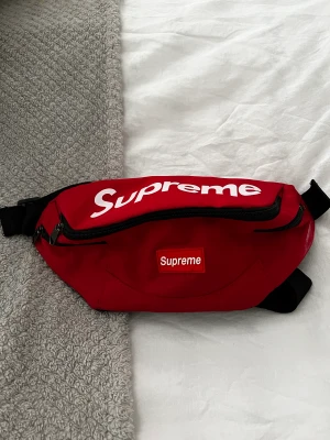 Supreme bag  - Supreme väska, aldrig använd