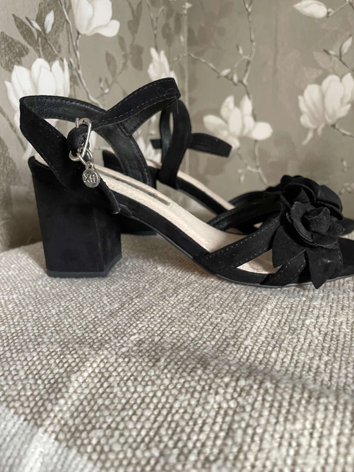 Oanvända klackskor  - 90