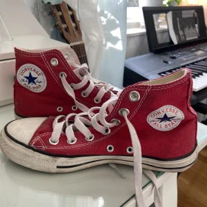 Skor - Använt ett fåtal gånger, men köpta på Plick tidigare😊 