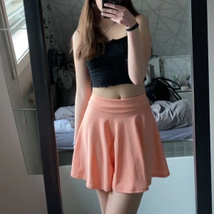 Kjol - Superfin kjol. Står ingen storlek men passar bra på mig som brukar bära XS💗