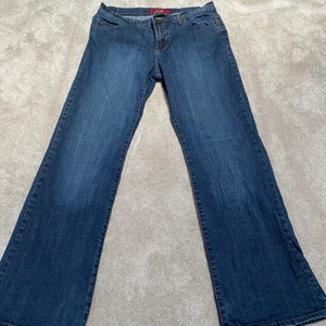 Baggy jeans - Ascoola baggy jeans som blir lågmidjade för att de är baggy och sitter ascoolt! Får tyvärr ingen använding av de längre och säljer därav! Innerbenslängden: 77cm, midjemåttet:79cm (Modellen är straight)