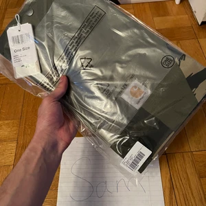 Carhart Lunch bag - Lunch bag från Carhart ( bara 3st kvar!!! ). väldigt smidig och använda, speciellt till skola/jobb . Helt nya och oanvända. Skickas snabb och spårbar. Undrar ni över något? Skriv så svarar jag så fort jag kan 🙂