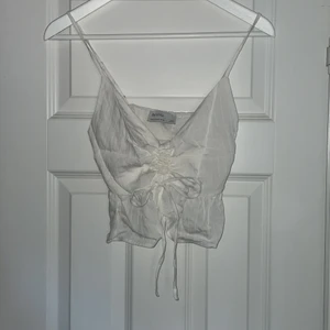 Bershka - Topp/linne från Bershka, storlek xs.