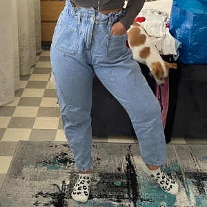 Jeans  - Använd några ggr 