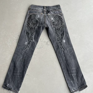 y2k jeans - Vintage men i väldigt bra skick, storlek saknas men jag uppskattar dom till typ 28/28. Straight cut och ganska låg midja