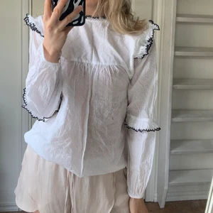 Såå fin blus 🖤🖤 - Såå fin blus 🖤🖤från zara