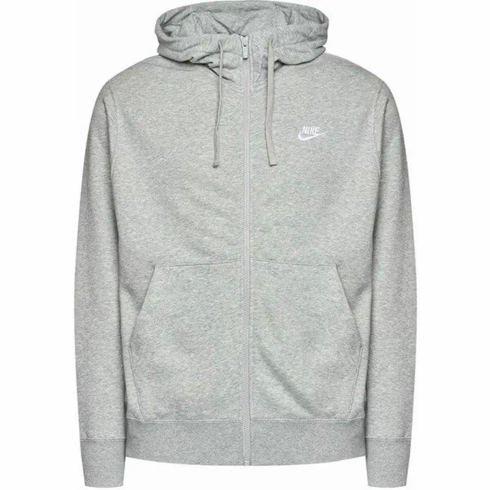 Säljer en nästan exakt likadan Nike hoodie,😃 Osäker på nypriset och när den köptes men är i använt men bra skick skulle jag säga! Den är stl XL men sitter som L (Kom privat för mer bilder eller detaljer)😊💕. Hoodies.
