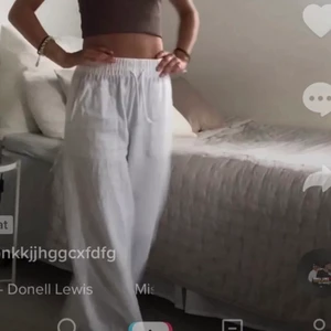 Linnebyxor - Super snygga vita linnebyxor från Kappahl men som inte passade mig😭💖