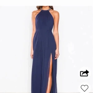 Balklänning - Balklänning från Nelly i storlek 34. Nypris 899kr, använd 1 gång. Säljes för 200kr.