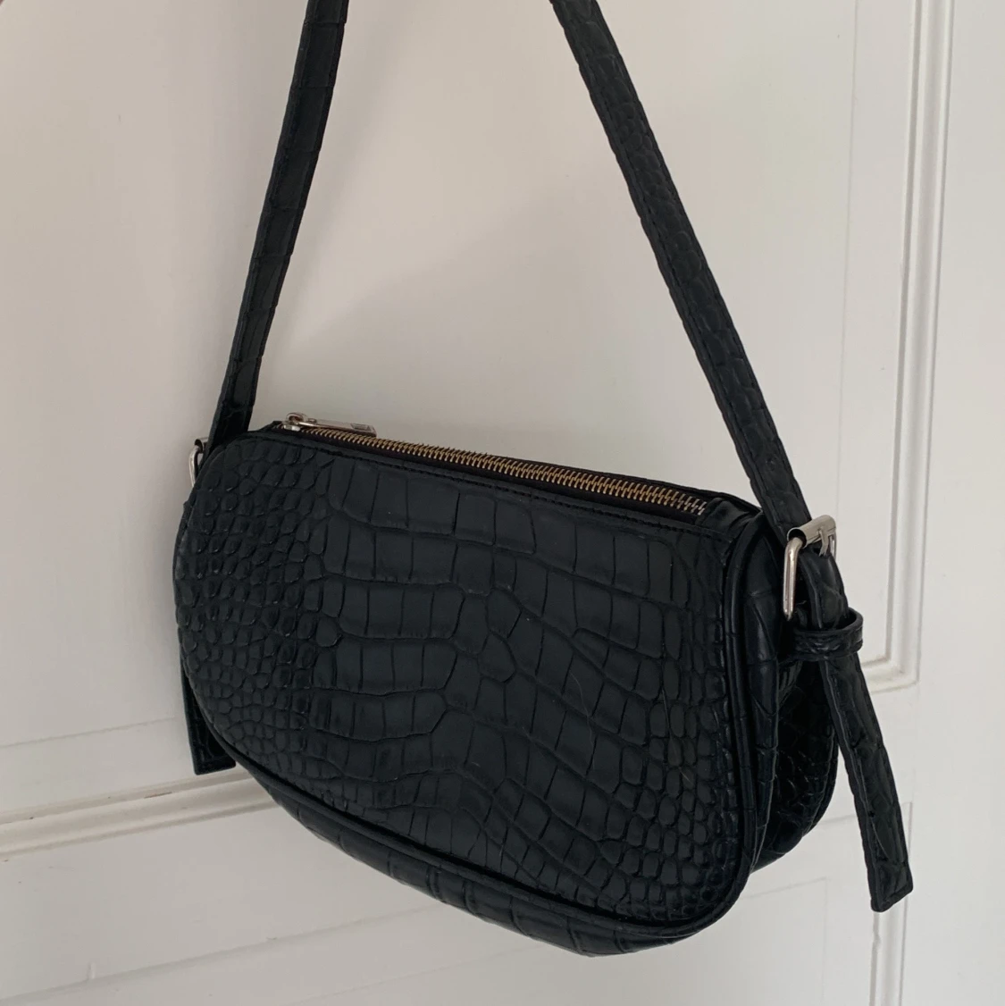 Svart axelväska  - 90