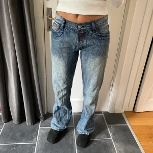 Diesel vintage jeans  - Vintage diesel jeans bootcut lågmidjade i otroligt fint skick  Size 31 modellen är 168