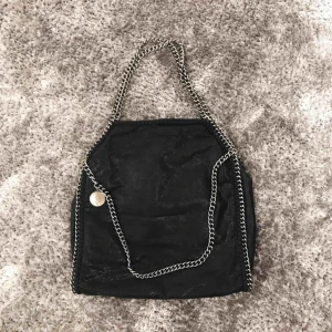 Väska  - Vill bara bli av med den, vill ha mer plats i garderoben.💗 