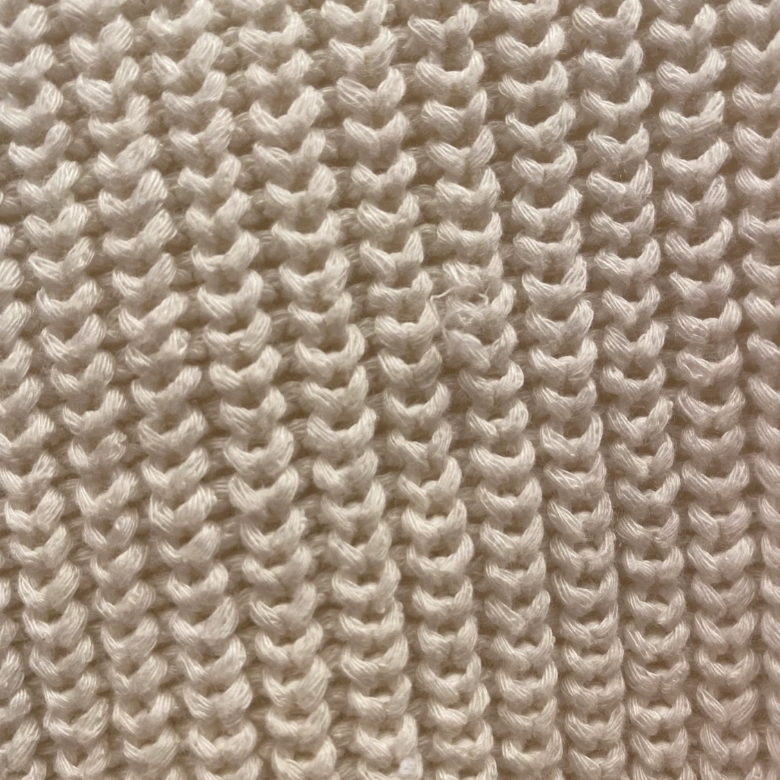 Beige stickad tröja - 90