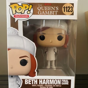 queen’s gambit FUNKO POP  - vanlig storlek har haft den utanför boxen. inga repor!  nyskick. 99 + frakt 😇 betalar med swish endast 