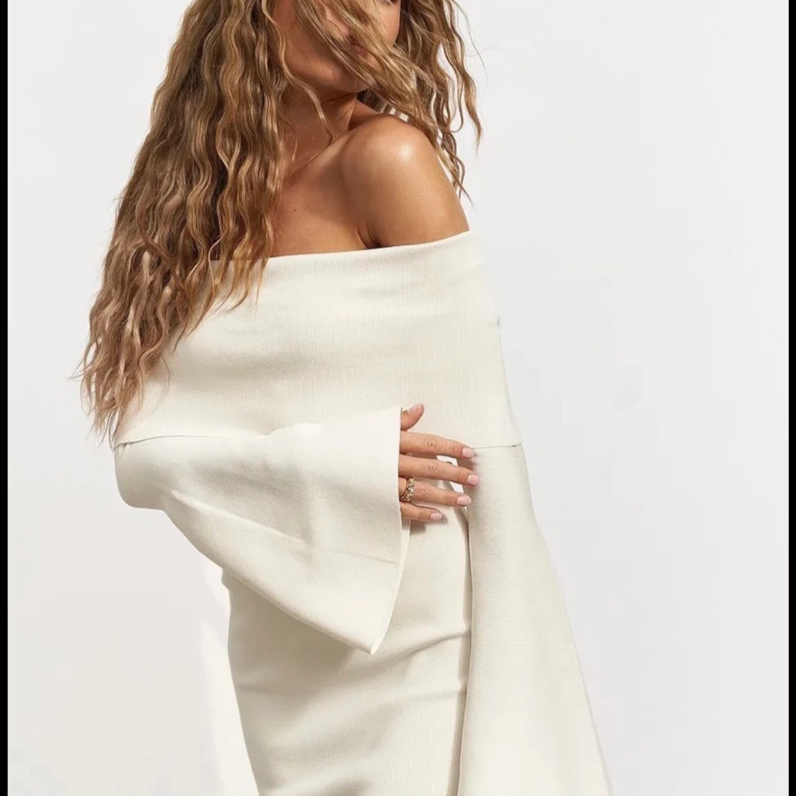 Off shoulderklänning Hanna Schönberg x Nakd  - 90