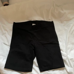 Bikeshorts Gina tricot  - Bikeshorts från Gina i storlek S. Sitter som en smäck. 
