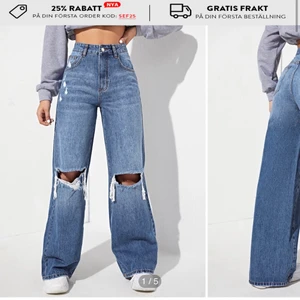 Blåa jeans med hål, storlek S - Aldrig använts, fina, bra material!