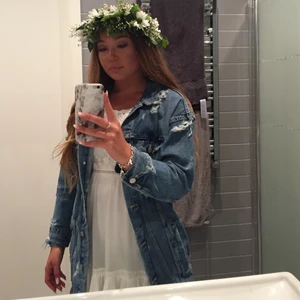 Lång jeansjacka - Jeansjacka från Zara med slitningar