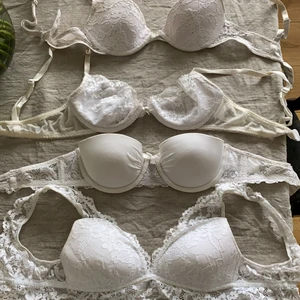 Bhar - Alla är så fina! Storlek 70A uppifrån (från Lindex), de andra två är i storlek 75A (från hm) och den sista i spets är i storlek S från Gina! 60kr/st