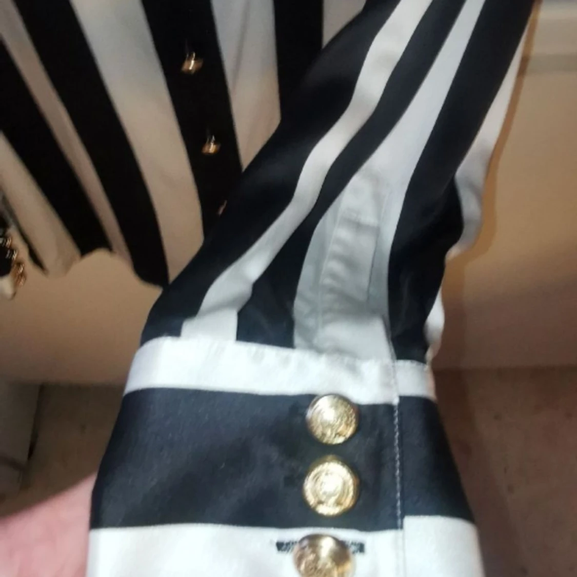 BALMAIN EXCLUSIVE BY H&M SIDENSKJORTA 36 - 91