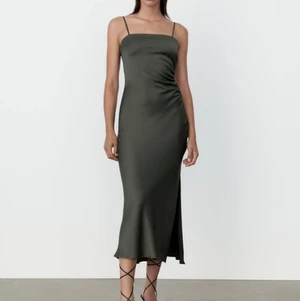 Zara klänning - Sara klänning i storlek S,  💚💚