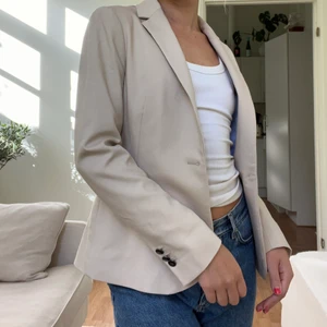 Beige kavaj - Kavaj i väldigt bra skick!