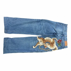 Gucci jeans - Gucci jeans i strl 30, dem sitter som 29:or Gucci jeans har en tendens att vara lite mindre i storlekarna. 
