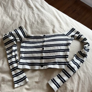 offshoulder topp - Från zara aldrig använd  Köparen står för frakten 