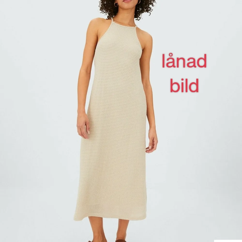 Helt oanvänd, köpt på Zalando för 300:-.. Klänningar.