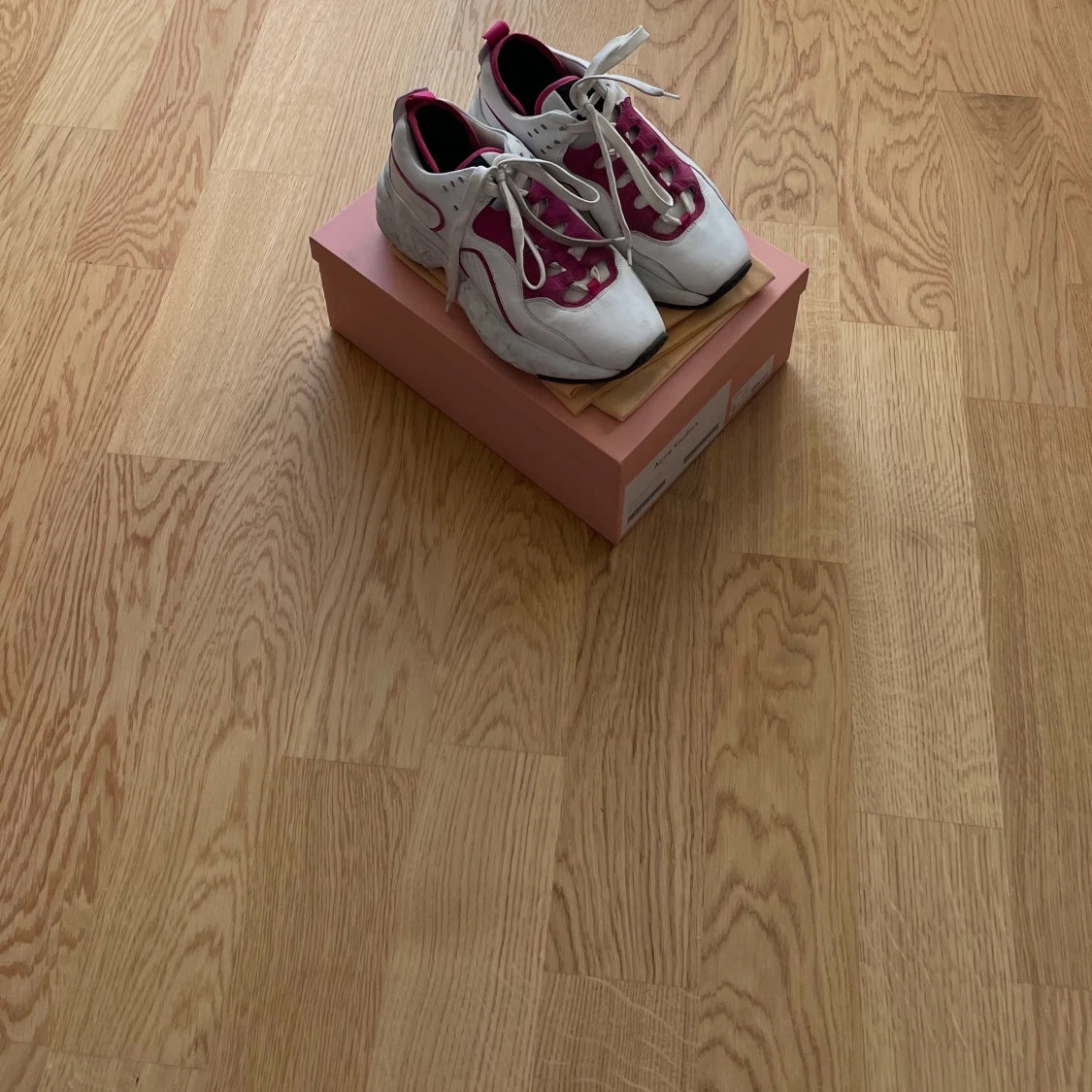 Acne Studios Manhattan Sneakers - 90