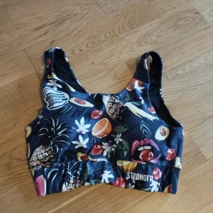 STRONGER sport bh storlek M - Sportbh från stronger storlek M