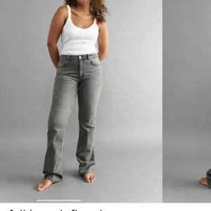 Lågmidjade jeans - Säljer dessa fina jeans från gina tricot. Endast använda en gång då de är för korta på mig. Skriv för bild på jeansen på! Säljer för 200 kr, nypris 500kr